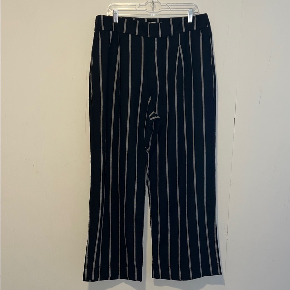 GAP Women’s Black Pants with White Pinstripes Size 16 0328263